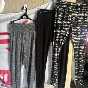3 pairs of Leggings with Adorable Cut Out!!! Sz Medium